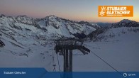 Archiv Foto Webcam Stubaier Gletscher: Ausblick Fernau Bergstation 07:00