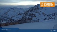 Archived image Webcam Stubai Glacier - View Fernau Station 18:00