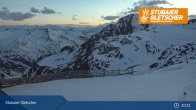 Archived image Webcam Stubai Glacier - View Fernau Station 15:00
