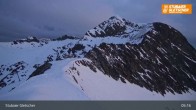Archived image Webcam Stubai Glacier - View Fernau Station 04:00