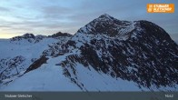 Archiv Foto Webcam Stubaier Gletscher: Ausblick Fernau Bergstation 00:00