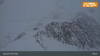 Archiv Foto Webcam Stubaier Gletscher: Ausblick Fernau Bergstation 07:00