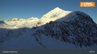 Archived image Webcam Stubai Glacier - View Fernau Station 02:00