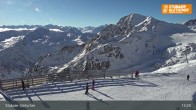 Archived image Webcam Stubai Glacier - View Fernau Station 07:00