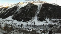 Archiv Foto Webcam Lötschental: Blick auf Wilerhorn und Bietschhorn 15:00