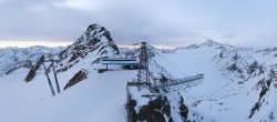 Archived image Webcam Sölden - Tiefenbach Glacier View Top Station 07:00