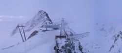 Archived image Webcam Sölden - Tiefenbach Glacier View Top Station 05:00