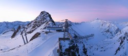 Archived image Webcam Sölden - Tiefenbach Glacier View Top Station 05:00