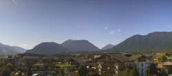 Archived image Webcam Alpenresort Schwarz at Mieming Plateau 13:00