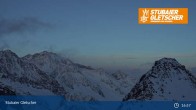 Archived image Webcam Stubai glacier: Daunjoch chair lift 02:00