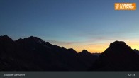 Archived image Webcam Stubai glacier: Daunjoch chair lift 06:00