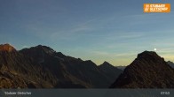 Archived image Webcam Stubai glacier: Daunjoch chair lift 07:00