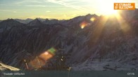 Archived image Webcam Stubai glacier: Daunjoch chair lift 06:00