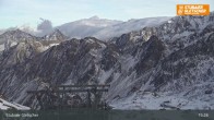 Archived image Webcam Stubai glacier: Daunjoch chair lift 14:00