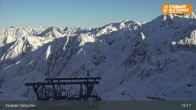 Archived image Webcam Stubai glacier: Daunjoch chair lift 14:00