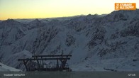 Archived image Webcam Stubai glacier: Daunjoch chair lift 07:00
