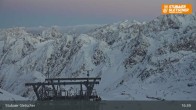 Archived image Webcam Stubai glacier: Daunjoch chair lift 16:00