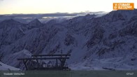 Archiv Foto Webcam Daunjoch Sessellift am Stubaier Gletscher 07:00