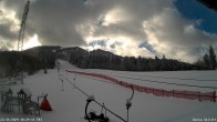 Archived image Webcam Enjoy the panoama view of the ski trail and lift in Buron 09:00