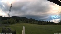 Archiv Foto Webcam Blick von der Talstation des Schlepplifts Buron auf den Lift und die Piste 05:00