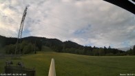 Archiv Foto Webcam Blick von der Talstation des Schlepplifts Buron auf den Lift und die Piste 06:00