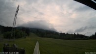 Archiv Foto Webcam Blick von der Talstation des Schlepplifts Buron auf den Lift und die Piste 05:00