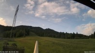 Archiv Foto Webcam Blick von der Talstation des Schlepplifts Buron auf den Lift und die Piste 06:00