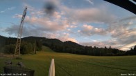 Archiv Foto Webcam Blick von der Talstation des Schlepplifts Buron auf den Lift und die Piste 19:00