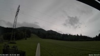 Archiv Foto Webcam Blick von der Talstation des Schlepplifts Buron auf den Lift und die Piste 17:00