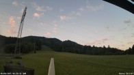 Archiv Foto Webcam Blick von der Talstation des Schlepplifts Buron auf den Lift und die Piste 05:00