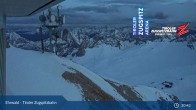 Archived image Webcam Tiroler Zugspitzbahn Top Station 04:00