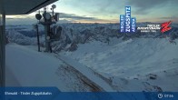 Archived image Webcam Tiroler Zugspitzbahn Top Station 07:00