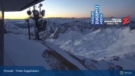 Archived image Webcam Tiroler Zugspitzbahn Top Station 06:00