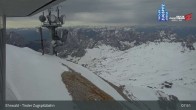 Archived image Webcam Tiroler Zugspitzbahn Top Station 07:00