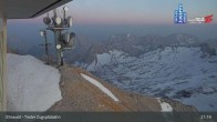 Archived image Webcam Tiroler Zugspitzbahn Top Station 02:00