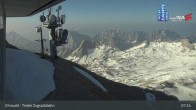 Archived image Webcam Tiroler Zugspitzbahn Top Station 06:00