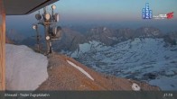 Archived image Webcam Tiroler Zugspitzbahn Top Station 00:00