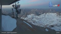 Archived image Webcam Tiroler Zugspitzbahn Top Station 04:00