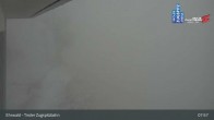 Archived image Webcam Tiroler Zugspitzbahn Top Station 07:00