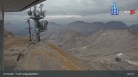 Archived image Webcam Tiroler Zugspitzbahn Top Station 06:00