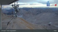 Archived image Webcam Tiroler Zugspitzbahn Top Station 18:00