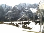 Archived image Webcam mountain station chairlift "Gaistal", "Ehrwalder Alm" 11:00