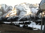 Archived image Webcam mountain station chairlift "Gaistal", "Ehrwalder Alm" 06:00