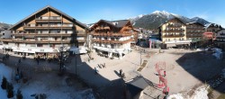 Archiv Foto Webcam Dorfplatz, Seefeld in Tirol 13:00