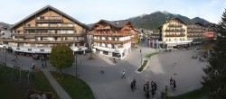 Archiv Foto Webcam Dorfplatz, Seefeld in Tirol 13:00