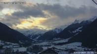 Archiv Foto Webcam Pettneu, Gasthof Traube 15:00