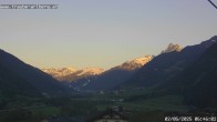 Archiv Foto Webcam Pettneu, Gasthof Traube 05:00