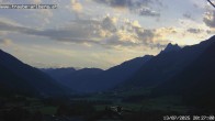 Archiv Foto Webcam Pettneu, Gasthof Traube 19:00