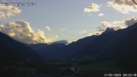 Archiv Foto Webcam Pettneu, Gasthof Traube 19:00