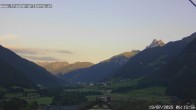 Archiv Foto Webcam Pettneu, Gasthof Traube 05:00